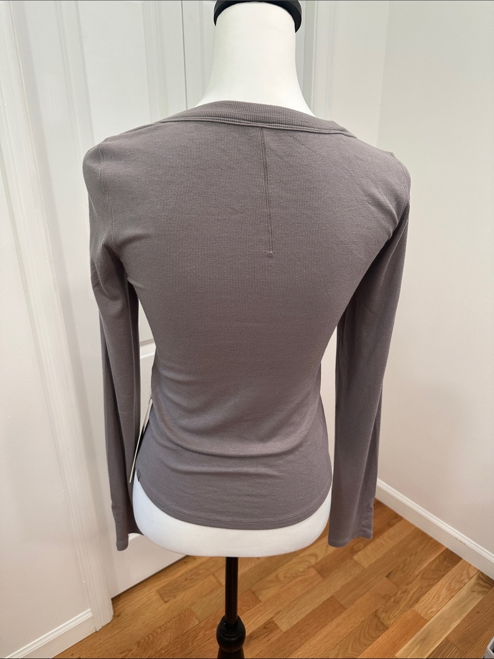 NWT Lululemon Hold Tight Scoop Neck Long-Sleeve Top - Taupe - Picture 2 of 4